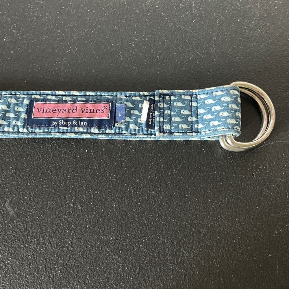 ❤️ 5/$25 Vineyard Vines Blue Whale Pattern Belt - Picture 3 of 6